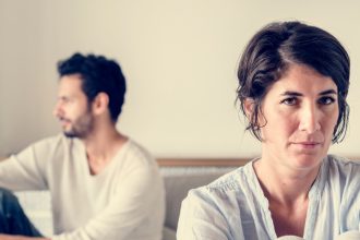 Εφτά σημάδια που μαρτυρούν ότι ένας γάμος φτάνει στο τέλος του