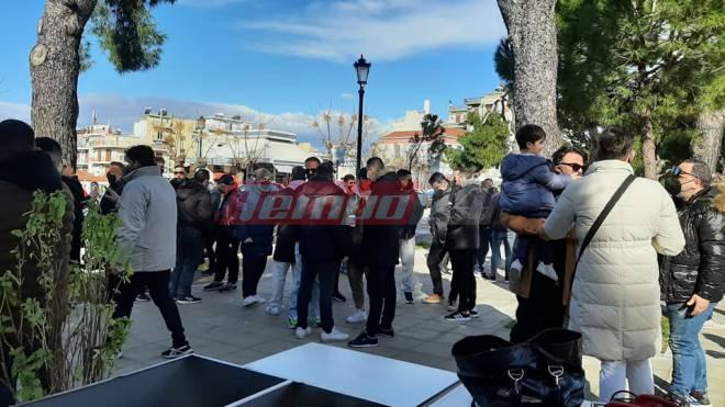 Κορονοϊός-Πάτρα: Έκλεισε η μουσική και οι djs πήγαν πλατεία - Διαμαρτυρία για τα νέα μέτρα (ΦΩΤΟ & ΒΙΝΤΕΟ)