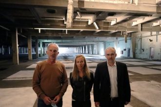 Η Δανάη Στράτου στην Πειραϊκή - Πατραϊκή που ίδρυσε η οικογένειά της – ΦΩΤΟ