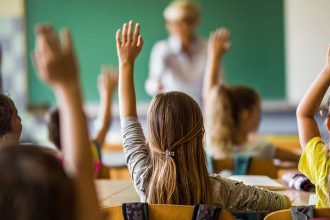 Πάτρα: Παρουσίαση του βιβλίου "Ένας αιώνας αγώνων για την εκπαίδευση"