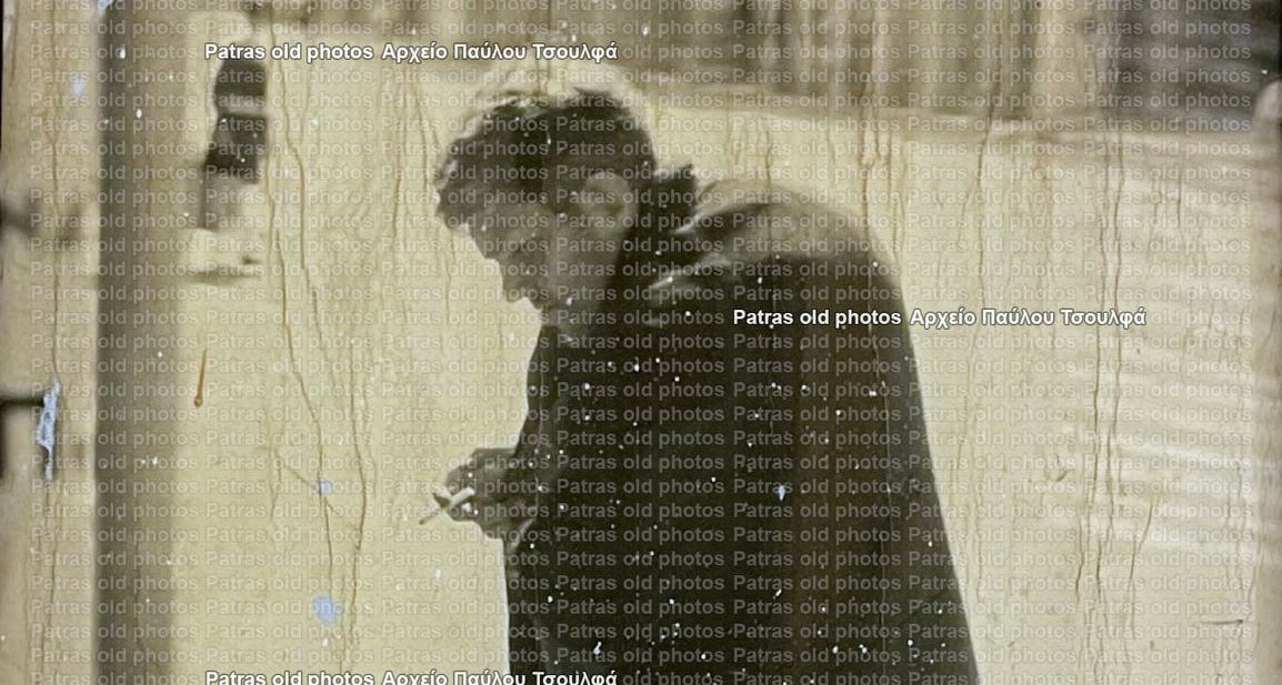 Ο "Θανάσης ο Δεκαρίτσας" - Η σπάνια φωτογραφία που αναδύει μια συγκινητική ιστορία...