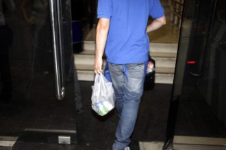 Πάνε κι έρχονται τα κοντοσούβλια στο Μαξίμου - Σαλάτα ο Τσίπρας!