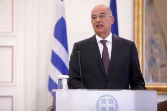 Νίκος Δένδιας: Έκανε την τρίτη δόση του εμβολίου κατά του κορονοϊού