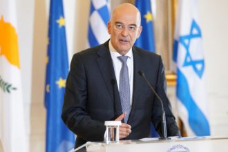Δένδιας: Συγχαίρει όλους τους νέους υπουργούς που ορκίσθηκαν σήμερα