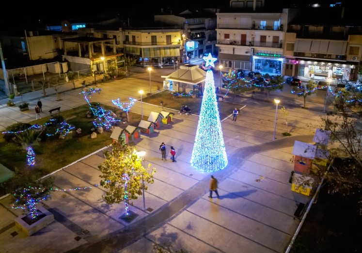 Άναψε το Χριστουγεννιάτικο δέντρο στην Κάτω Αχαΐα