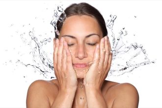 Τι χρειάζεται το δέρμα σας μετά τα ξενύχτια των γιορτών