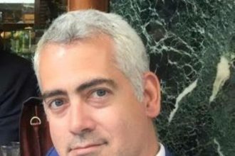 "Ερημοι από σύνεσιν πολιτικήν..."