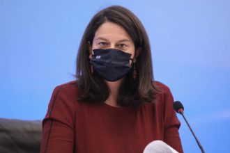 Δεν εμφάνισε κανένα σύμπτωμα κορονοϊού η Νίκη Κεραμέως