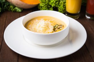 Σούπα παρμεζάνα με λαχανικά σοτέ