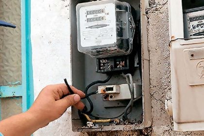 Συνελήφθησαν επτά άτομα για κλοπή ηλεκτρικού ρεύματος στην Αιγιάλεια