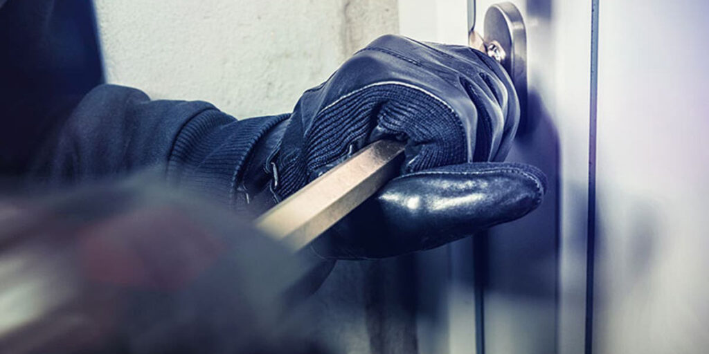 Δυτ. Ελλάδα: Μπούκαραν σε διαμέρισμα και έκλεψαν κοσμήματα αξίας 30.000 ευρώ