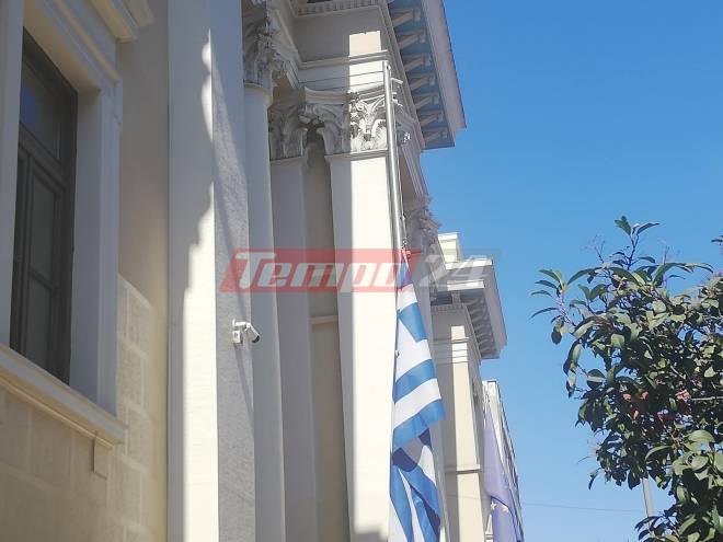 Πάτρα: Μεσίστιες οι σημαίες για τον Μίκη Θεοδωράκη - Η βαθμολογία του στο Πατραϊκό Ωδείο (ΦΩΤΟ)