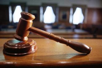 Σερβία: Ποινές φυλάκισης στους γονείς του εφήβου που σκότωσε 10 ανθρώπους - 14,5 χρόνια στον πατέρα, 3 χρόνια στη μητέρα