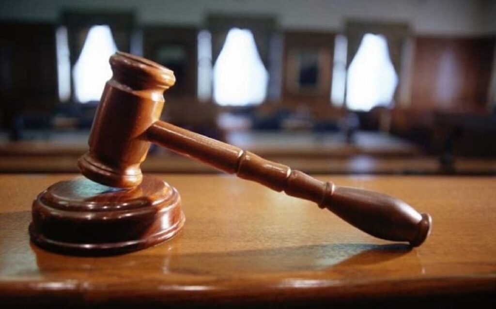 Σερβία: Ποινές φυλάκισης στους γονείς του εφήβου που σκότωσε 10 ανθρώπους - 14,5 χρόνια στον πατέρα, 3 χρόνια στη μητέρα