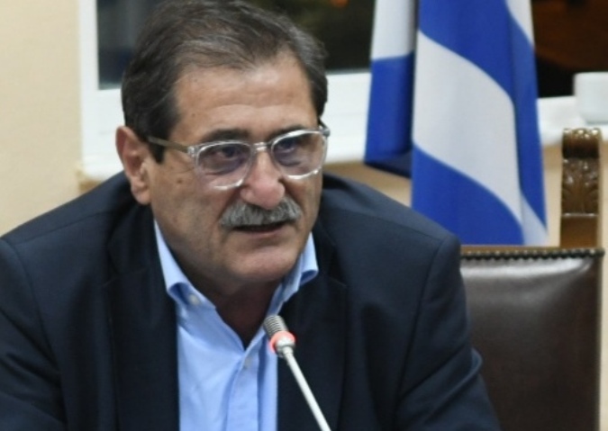 "Καλούμαστε εκτός από το να κλειστούμε σπίτι, να κλείσουμε και το μυαλό μας, το στόμα μας, να σιωπήσουμε"