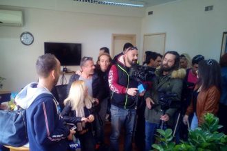 Πάτρα: Ο Τσόλκας "μάζεψε" τους δημοσιογράφους!