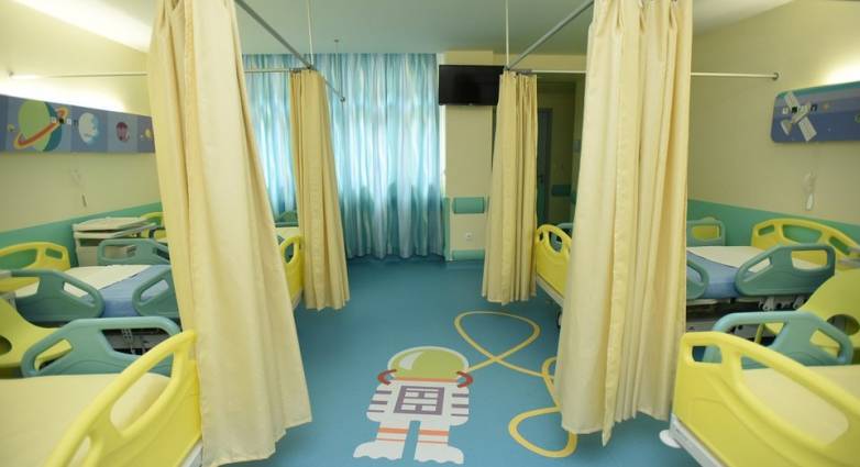 Έκκληση των παιδιάτρων προς τους γονείς για τον στρεπτόκοκκο: «Μην κάνετε μόνοι σας τεστ»