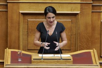 Η περιπέτεια της υφυπουργού Δόμνας Μιχαηλίδου στην Πάτρα!