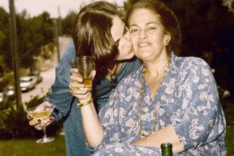 Ντόρα Μπακογιάννη: Η συγκινητική ανάρτηση για τα 11 χρόνια από τον θάνατο της μητέρας της