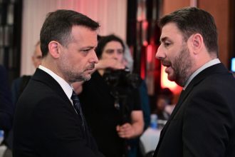 ΠΑΣΟΚ: Φαβορί ο Δούκας, τον απειλεί μόνο ο Ανδρουλάκης, σύμφωνα με τις στοιχηματικές εταιρείες