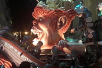 Παρήλασαν άρματα....μινιατούρες- Η απίστευτη έκπτωση στο μεγαλύτερο ατού του καρναβαλιού της Πάτρας