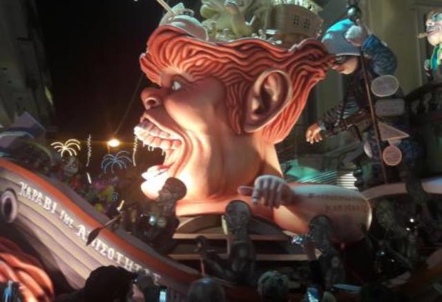 Παρήλασαν άρματα....μινιατούρες- Η απίστευτη έκπτωση στο μεγαλύτερο ατού του καρναβαλιού της Πάτρας