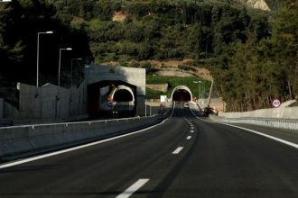 Ψάχνοντας τον εμφύλιο ακόμα και στις ονομασίες των σηράγγων