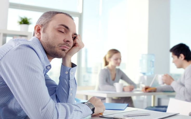 Μάθετε τα τρόφιμα που προκαλούν υπνηλία μέσα στην ημέρα