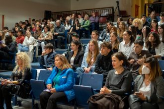 Δεκάδες μαθητές και μαθήτριες από την Αχαΐα στους Αγώνες Λόγου με θέμα τη Δημοκρατία