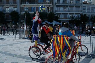 Πατρινό Καρναβάλι: «Φτου και βγήκαν…» στην πλατεία Γεωργίου - ΦΩΤΟ