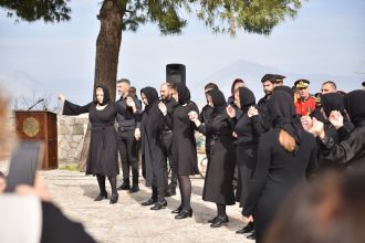 Η δημοτική αρχή στην εκδήλωση για τη Μάχη του Σαραβαλίου