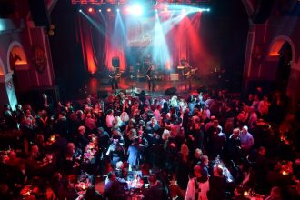 Ο Πασχάλης "ξεσήκωσε" το Χορό του Ντόμινο - ΦΩΤΟ