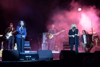 Πλήθος κόσμου στην φιλανθρωπική συναυλία της Ιεράς Μητροπόλεως Πατρών (ΦΩΤΟ)