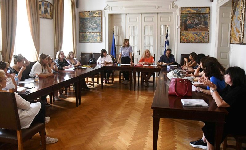 Συνάντηση με τους εργαζόμενους στο Πρόγραμμα «Βοήθεια στο Σπίτι» είχε η Βίβιαν Σαμούρη