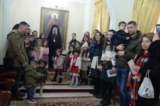 Τα Κάλαντα των Χριστουγέννων στον Μητροπολίτη Πατρών - ΦΩΤΟ
