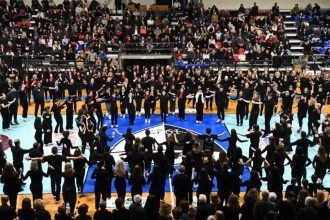 Το αδιαχώρητο στο Κλειστό της ΕΑΠ για το Χορευτικό του Δήμου Πατρέων (ΦΩΤΟ)