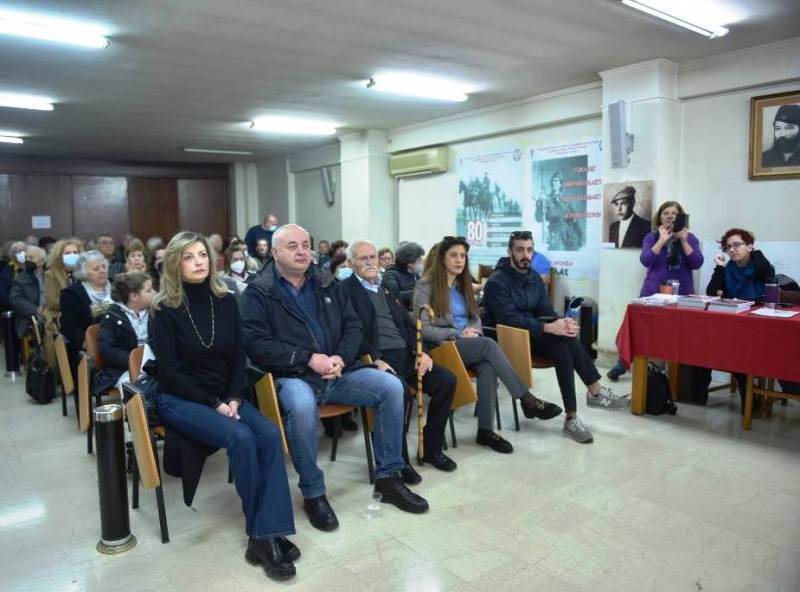 Η Αντιδήμαρχος Βίβιαν Σαμούρη, στην εκδήλωση κοπής της Πρωτοχρονιάτικης πίτας του Παραρτήματος της ΠΕΑΕΑ - ΔΣΕ