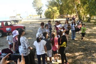 Οι μαθητές του 19ου Δημοτικού Σχολείου Πάτρας υπερασπίζονται την αυλή τους - Καθαρισμός στο Νότιο Πάρκο (ΦΩΤΟ)