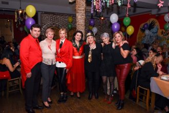 Πάτρα: Οι Κομμωτές χόρεψαν καρναβαλικά - ΦΩΤΟ