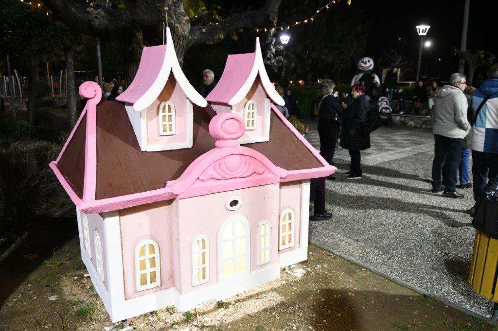 Χριστούγεννα είναι... 2023" με χορό, μουσική και χρώμα στις γειτονιές της Πάτρας (ΦΩΤΟ)