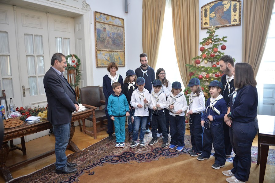 Πάτρα: Κάλαντα και ευχές στο Δήμαρχο - ΦΩΤΟ
