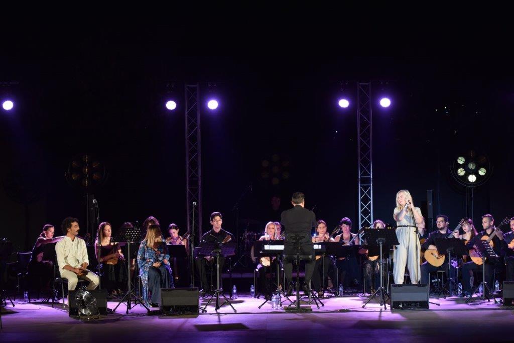 Το αφιέρωμα στο Γιώργο Ζαμπέτα γέμισε το Δημοτικό Θερινό Θέατρο της Πάτρας - ΦΩΤΟ