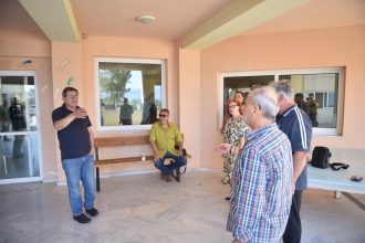 Επίσκεψη Πελετίδη στο Εργαστήριο Ειδικής Επαγγελματικής Εκπαίδευσης Πάτρας