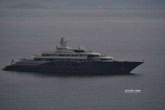 Ναύπλιο: Η θαλαμηγός του εμίρη του Ντουμπάι έκρυψε τον ορίζοντα! BINTEO