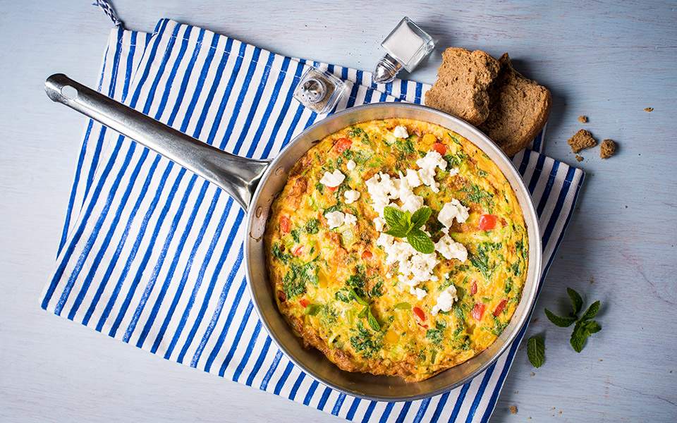 Ομελέτα φούρνου με ντομάτα και κολοκυθάκια