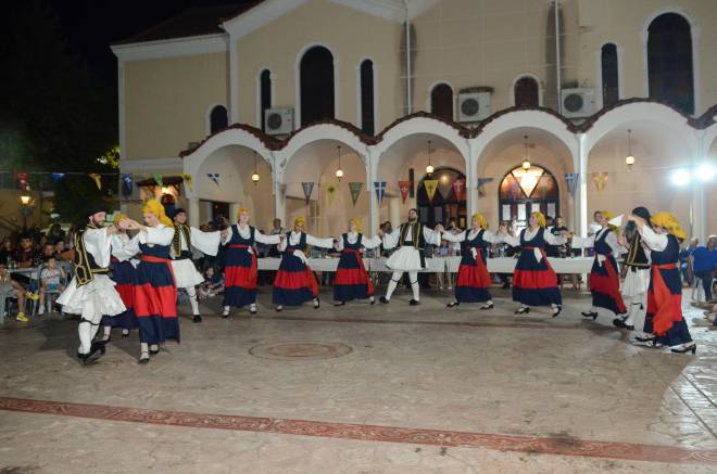 Παραδοσιακοί χοροί στην Οβρυά για την ενίσχυση Αγιογράφισης - ΦΩΤΟ
