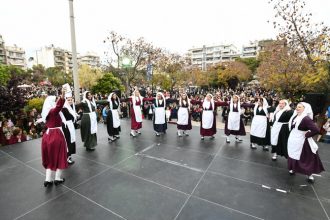 Με τραγούδι, χορό και μουσική γιόρτασε την Πρωτομαγιά η Πάτρα - ΦΩΤΟ