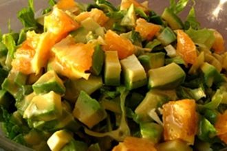 Σαλάτα με σπανάκι και πορτοκάλι