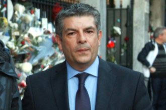 Ενωμένοι με το γαλλικό λαό