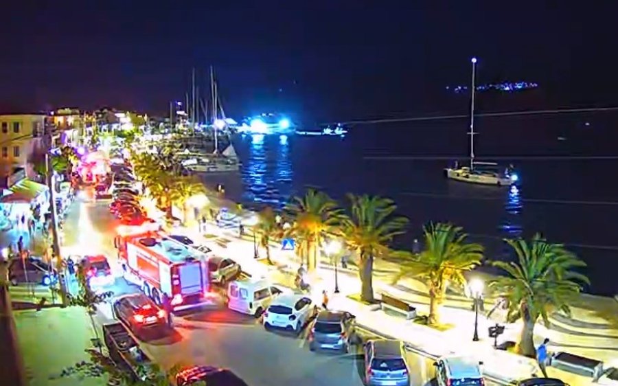 Φωτιά σε ιστιοφόρο στο λιμάνι του Αργοστολίου